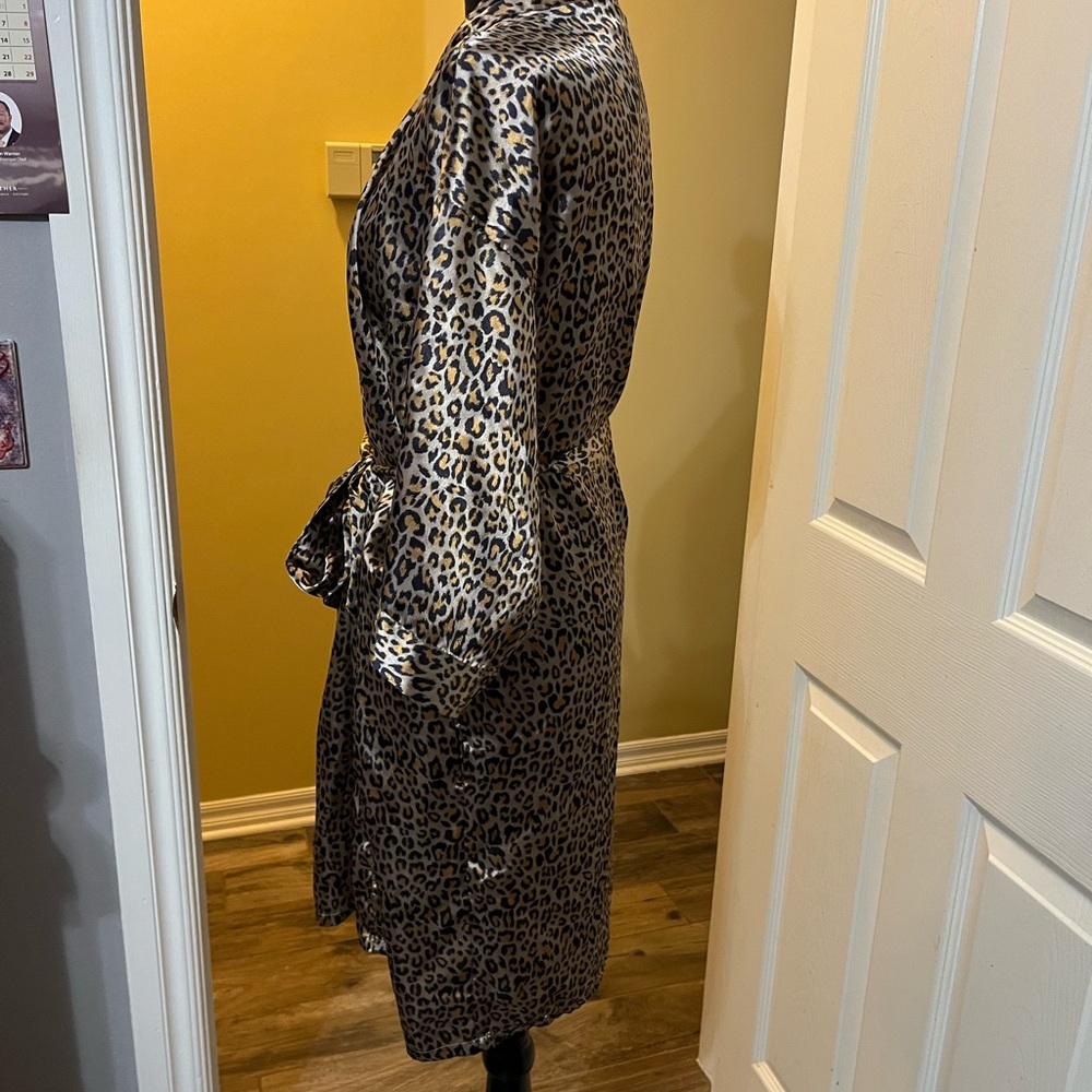 Source Unknown Animal Print Satin Robe - Picture 2 of 5